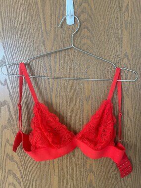 Lively Lace Bralette — Red